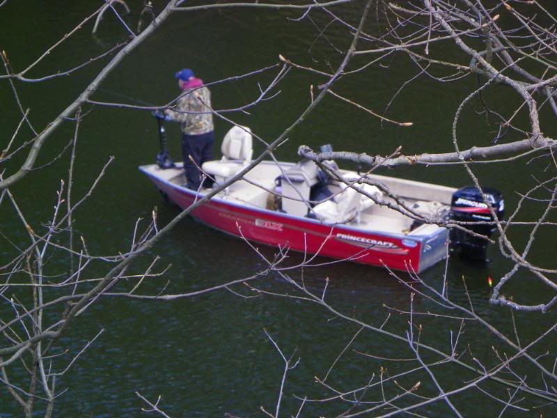 crappiefishingAp032.jpg