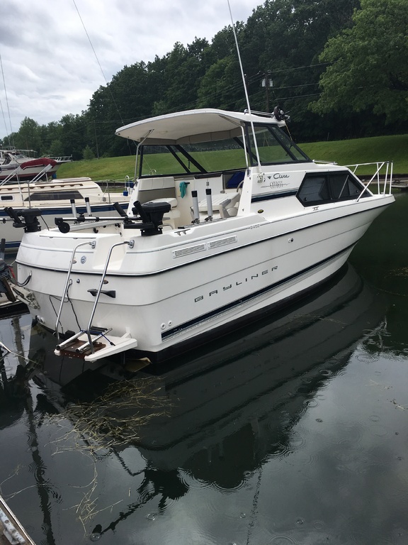 mint 2000 bayliner 2452 hardtop fully rigged - boats for