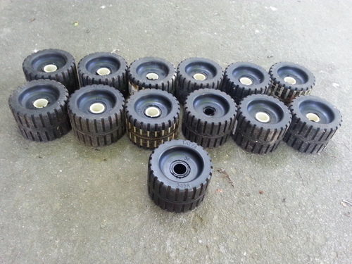 trailer rollers.jpg
