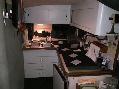 cabin.thumb.jpg.e0f2e3e92062019bd10d6abaeb158227.jpg