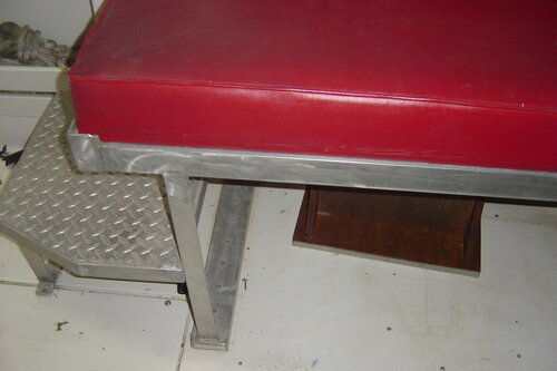 bench seat I fabricated to keep buddys out of rain etc 002.JPG