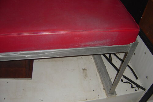 bench seat I fabricated to keep buddys out of rain etc 003.JPG
