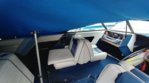 1087863175_Boatinside1.thumb.jpg.3c7879e23c2609fddf915a43fd9f89c7.jpg