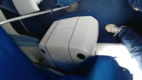 2142558249_Boatinside4.thumb.jpg.fb34bef3d6a414103138cc327330d9c0.jpg