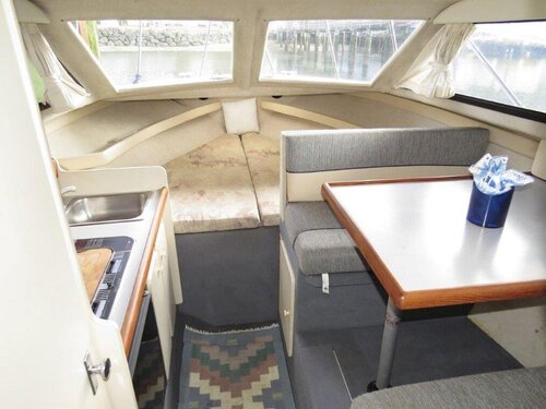 boat cabin 2.jpg