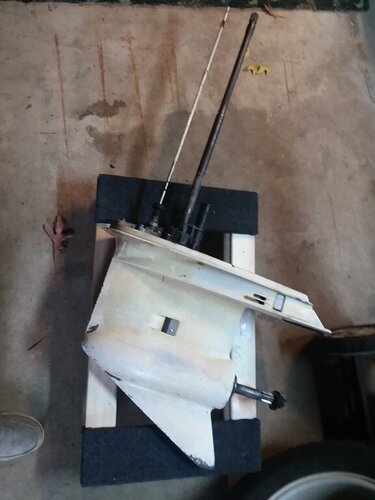 outboard lower unit.jpg