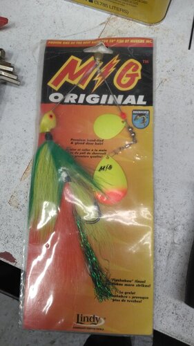 musky lure 2.JPG