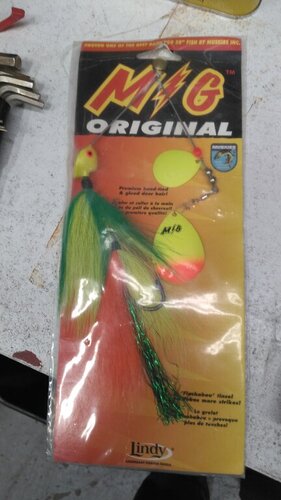 muskey lure1.JPG
