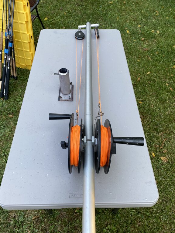 SOLD Berts dual reel 6’ Planer board mast w/ track mount base