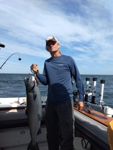 Mike Dahl big fish winning charter 2019 2.jpg