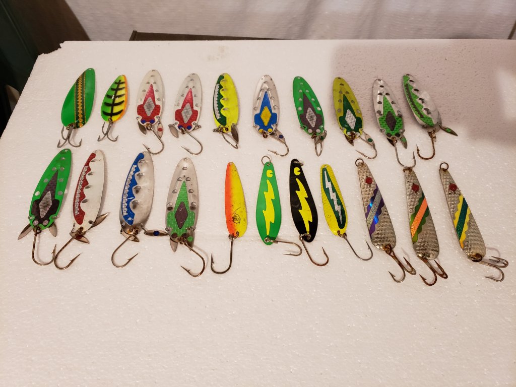 Assorted Spoon Lot - Larger Heddon Sculpins, Souders, Red Eyes