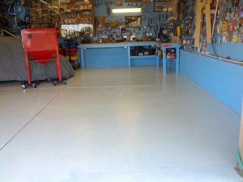 Garage-Shop with some equipment.jpg