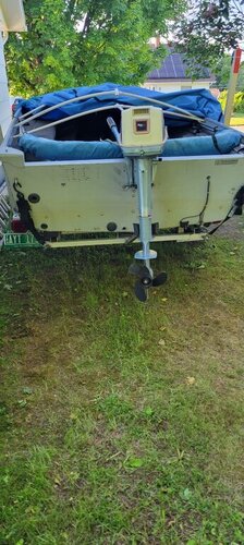 9.9 Evinrude on my 16ft AlumaCraft.jpg