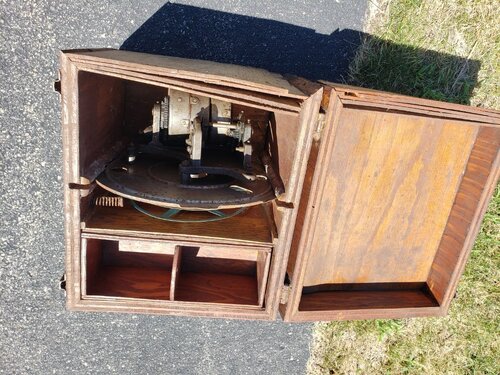 Victrola 4.jpg
