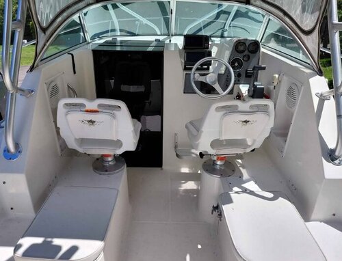COCKPIT 2.JPG