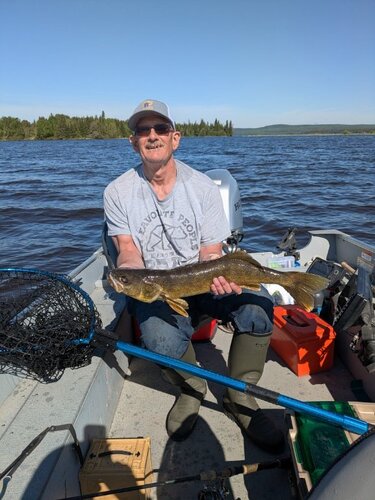 28inch walleye.jpg